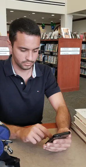 A student reviewing flashcards